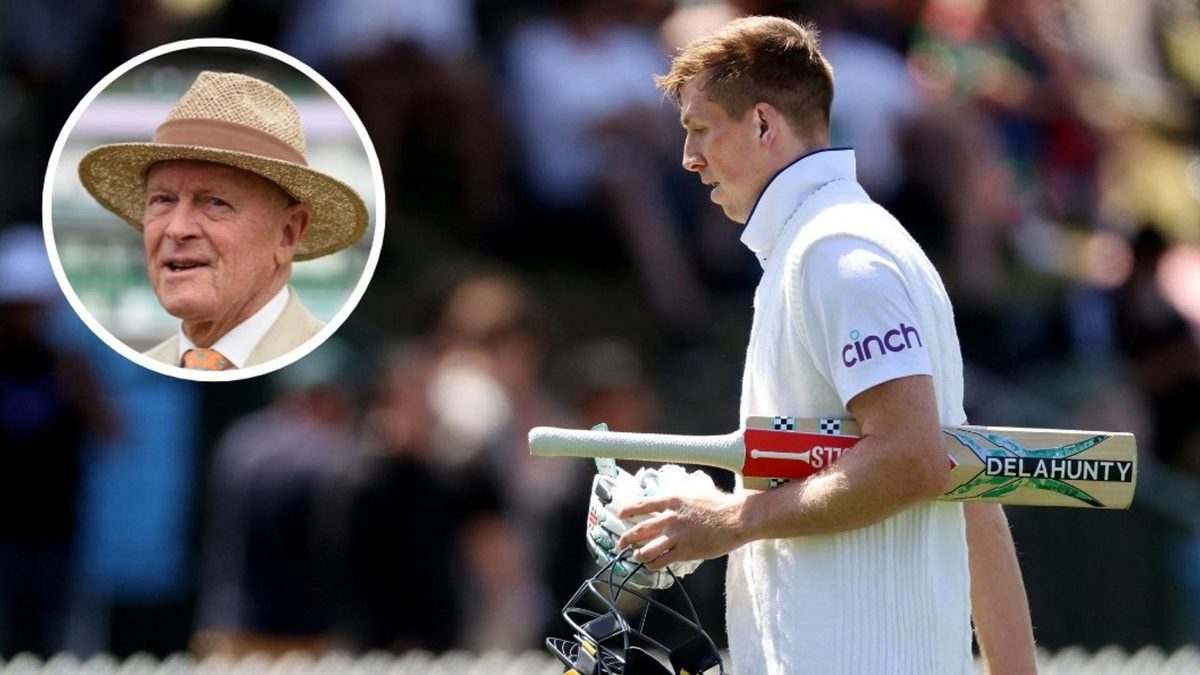 Geoffrey Boycott has said England should drop out of form Zak Crawley