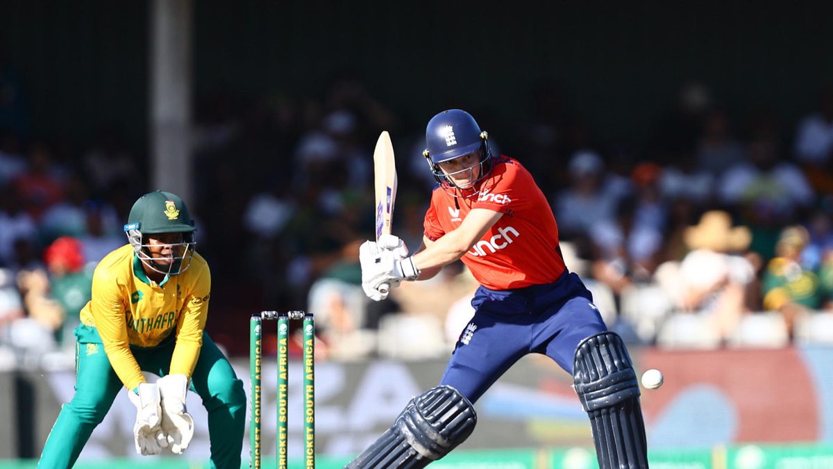 Amy Jones of England during the 1st Women's T20 match between South Africa and England at Buffalo Park Stadium on November 24, 2024 in East London, South Africa.