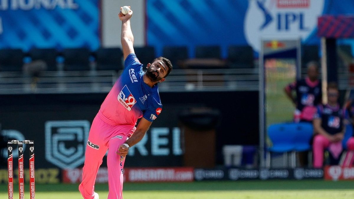 Karnataka leg spinner Shreyas Gopal put in a stellar performance against Baroda in the Syed Mushtaq Ali Trophy on Tuesday (December 3), taking a hat-trick which included both Pandya brothers.